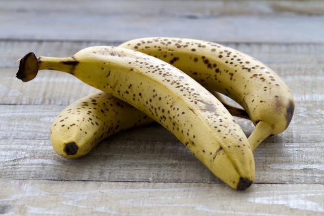 Devet stvari koje se dogaðaju kad jedete taèkaste banane